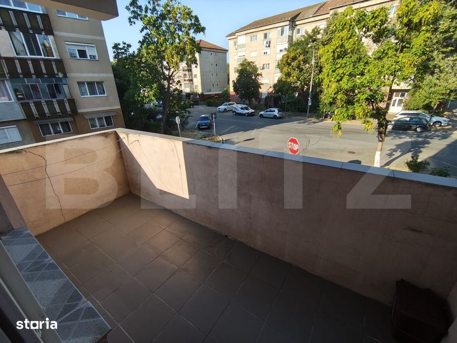 Apartament 3 camere la etajul 1 renovabil in Nufarul