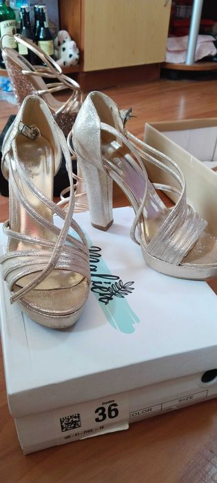 Дамски ТОКЧЕТА. Размер 36 но не всички отговарят