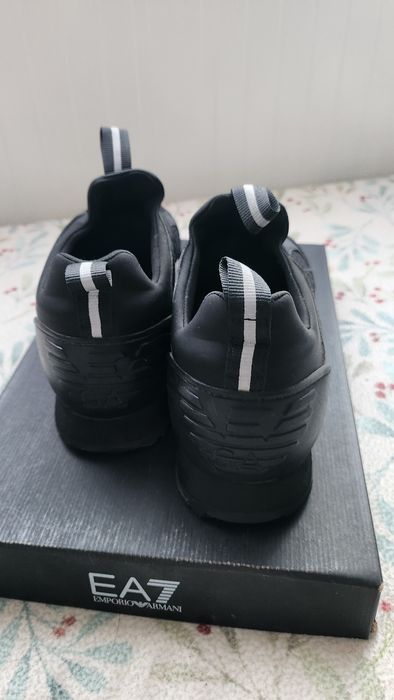 Armani-маратонки