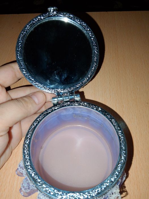 Shkatulka taqinchoq uchun