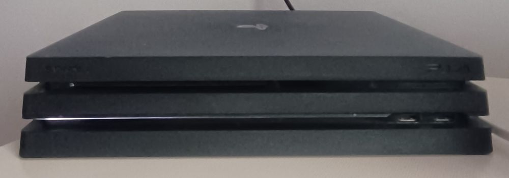 Play Station 4 Pro