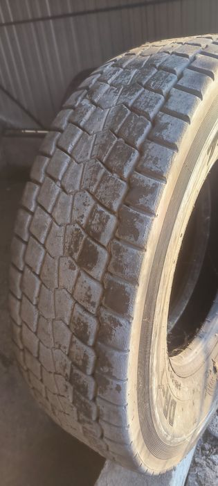 Продам резину на грузовые