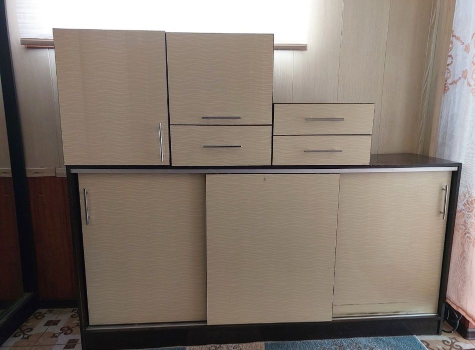 Шкаф сатылады???