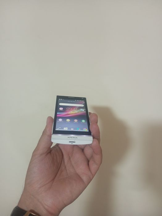 Sony xperia holati yaxshi
