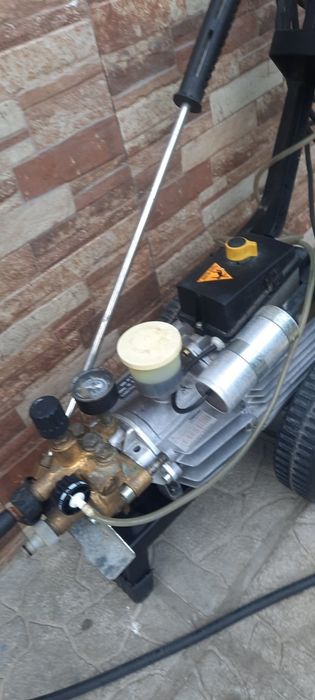 Професионална Водоструйка Karcher hd850 200бар3.5квНай Висок клас от мащините на 220Волта