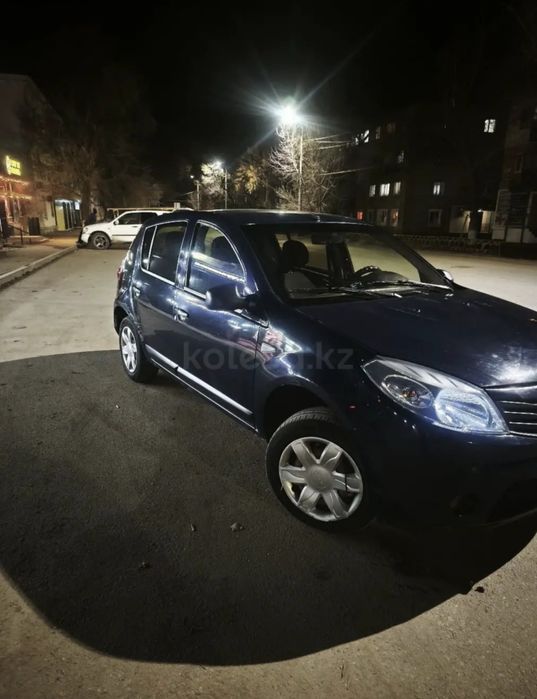 Продам Рено Сандеро 2010 год