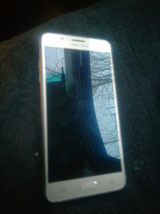 Самсунг. J5 продам