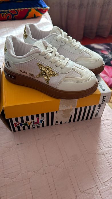 Кросовки для девочек новый