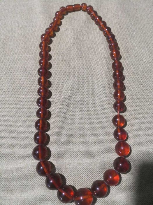 Янтарные бусы ,натуральный янтарь.