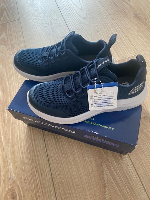 Кроссовки новые