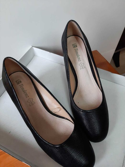 Обувки, боти и ботуши - Маркови, Нови, мерени и неудобни за моя крак