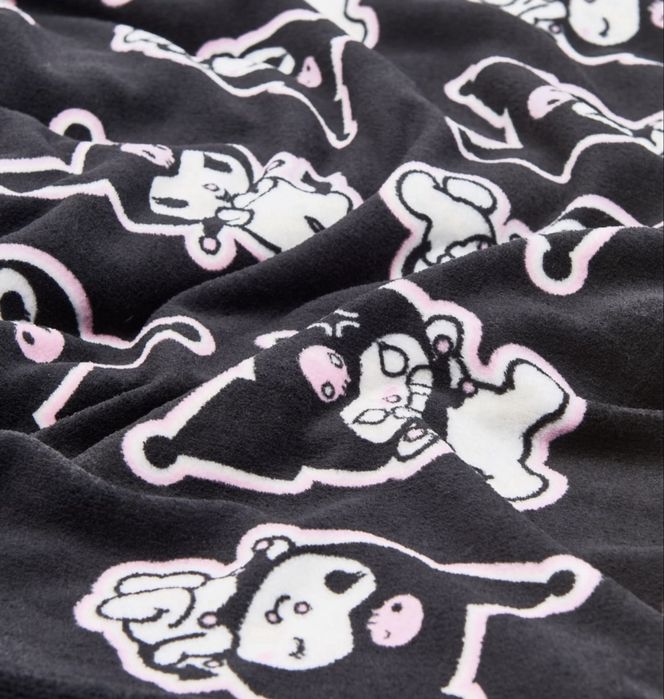 Одеало плюшена играчка Kuromi Sanrio Hello Kitty