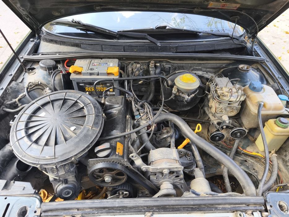 Машина в хорошем состоянии .