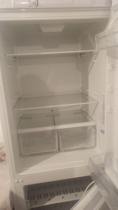 Холодильник Indesit