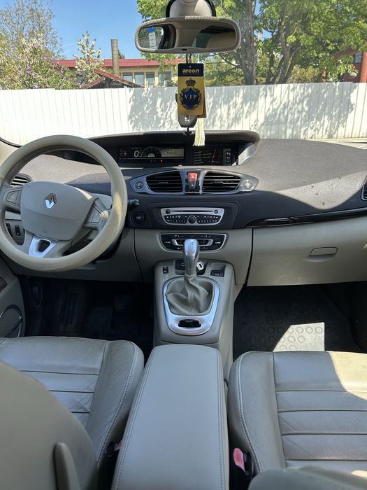RENAULT Scenic 2011 — imagine 2