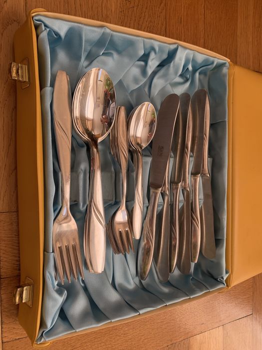 Посребрени прибори за храна 30 части