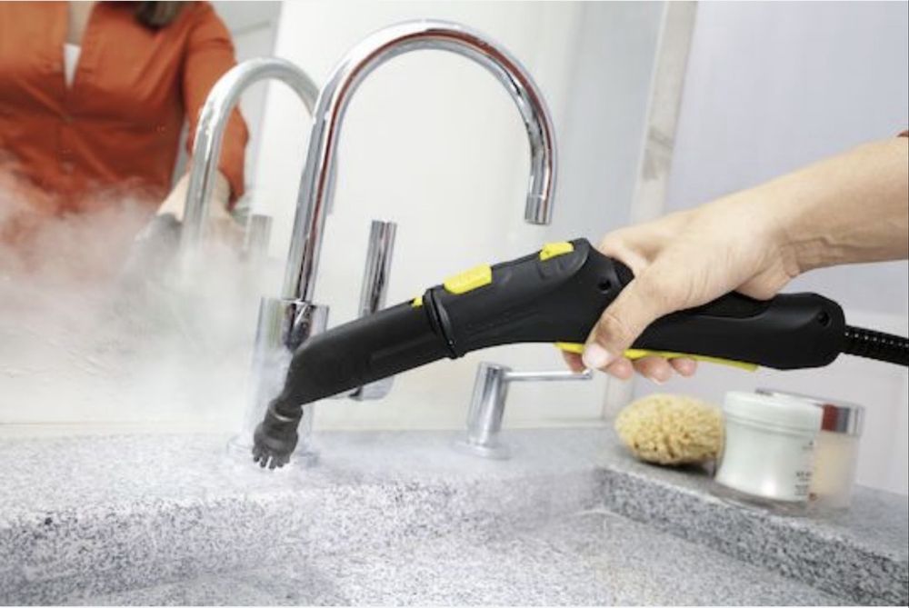Închiriez aspirator injecție-extracție Karcher Puzzi 8/1 tapițerie, saltele, canapele, scaune, auto, posibilitate livrare la domiciliu contra-cost