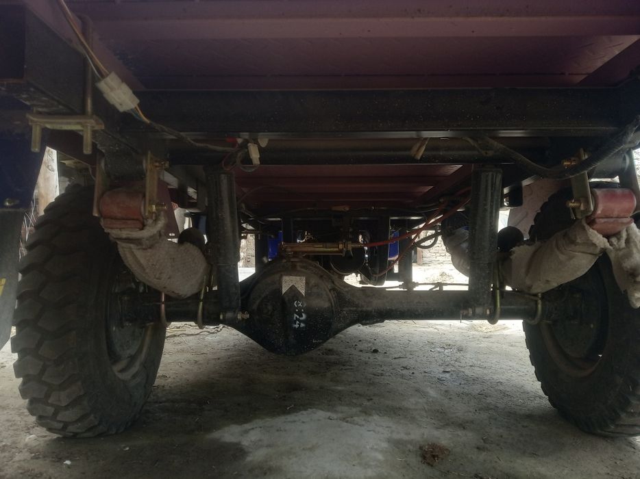 Muravey Lochin 2.5tonna yuk kutaradi