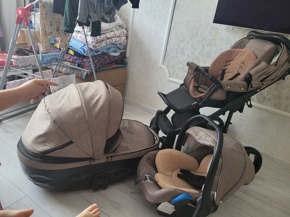 Продам коляску 3 в 1