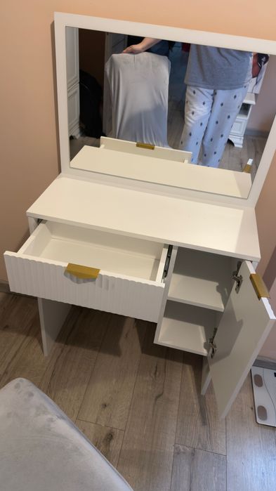 Туалетный столик