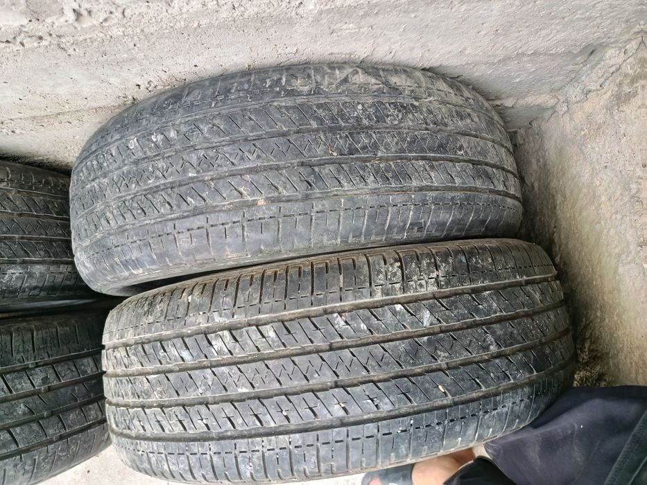 Продаю шины 8 штук.
