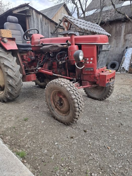 Tractor Renault fabricat în Brașov