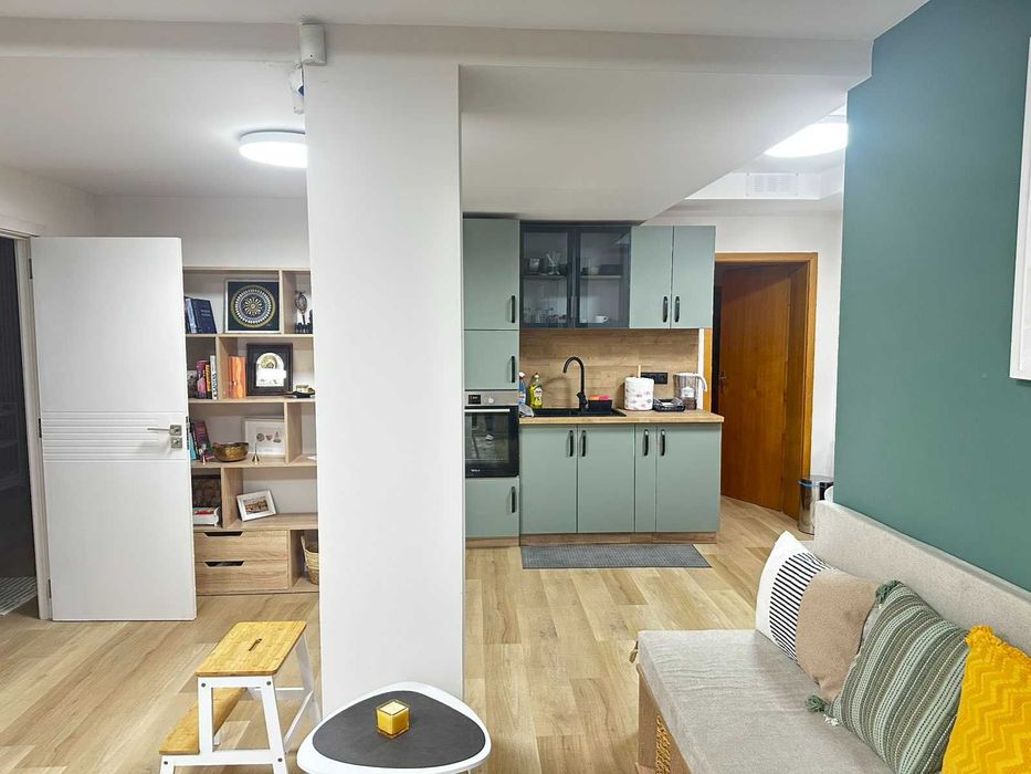 Дава се под наем Офис в София, Гоце Делчев - 60 кв.м за 348.84 € - Снимка #1