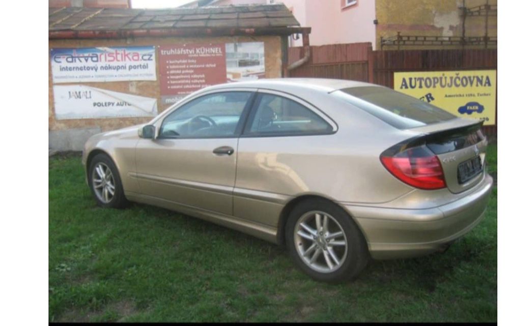 Продавам лек автомобил Мерцедес