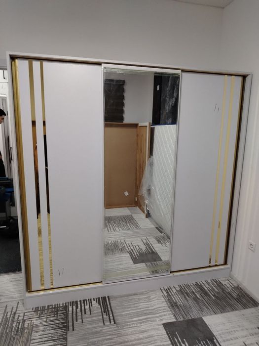 Shkaf sotiladi dastafka ustanovka bepul