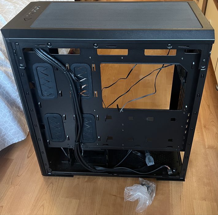 Carcasa XPG Defender Black