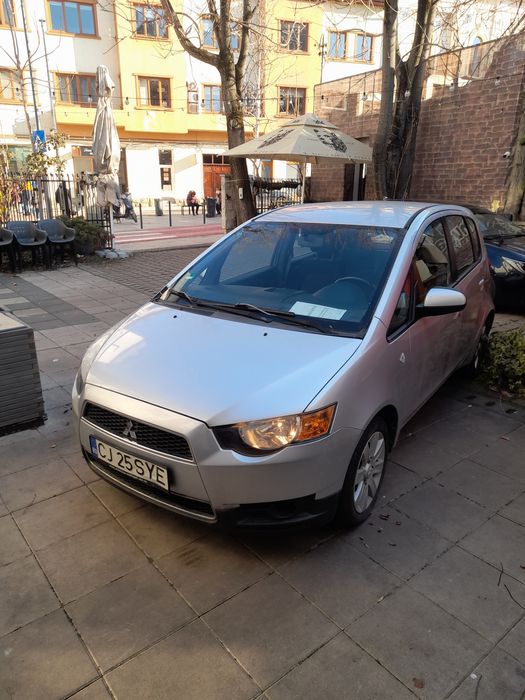 Vând masina Mitsubishi Colt