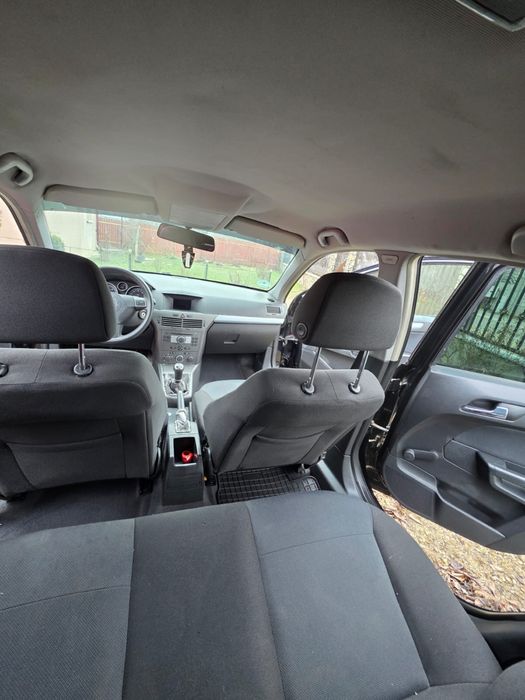 Opel Astra H , mai multe detalii in privat