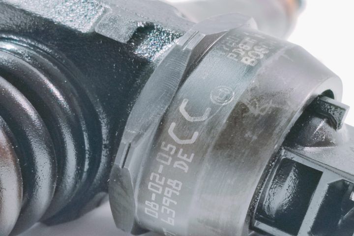 Injector   Injector CC / 2.5 tdi 07Z130073N Volkswagen VW Transporter