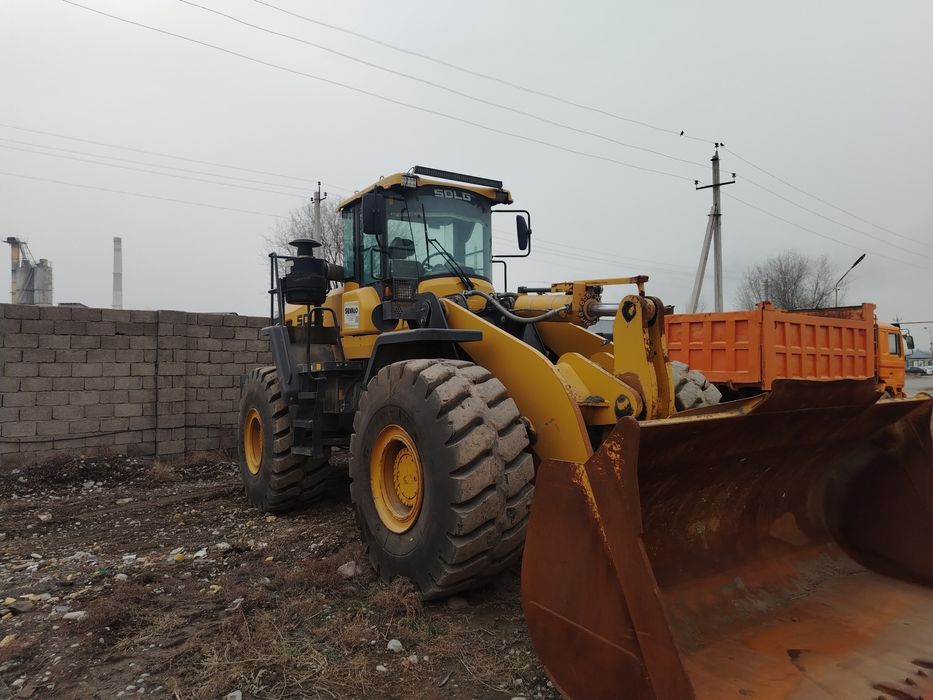 Продаю Погрузчик 5 кубовый