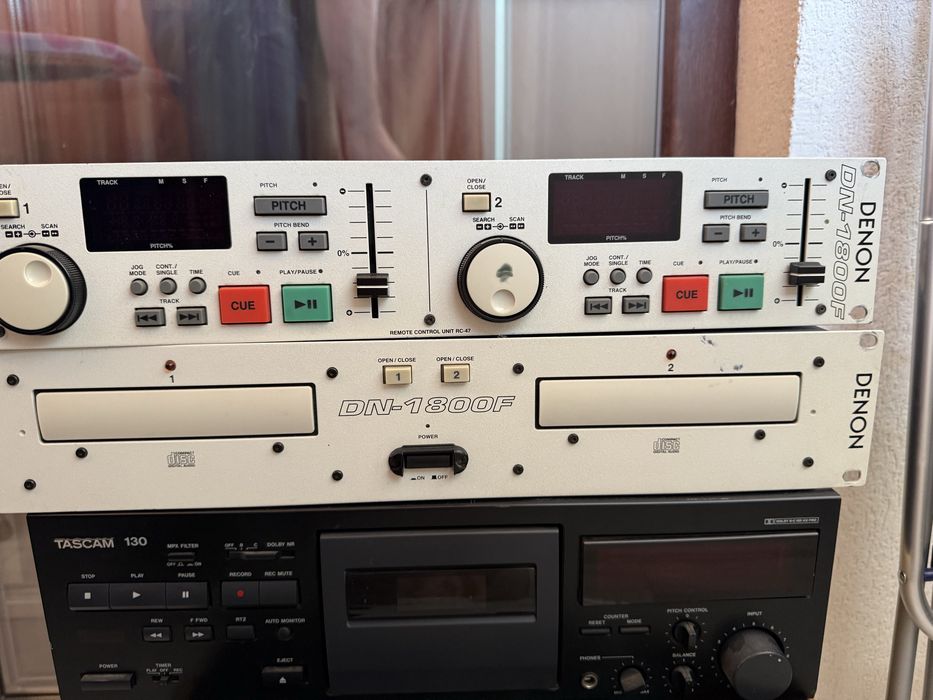 Consola dubku CD Denon DN-1800F