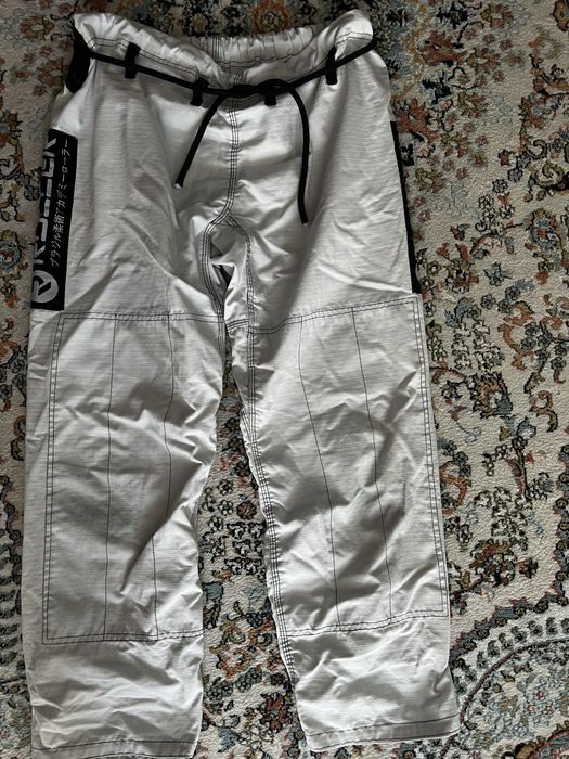 Кимоно срочно !! Продам