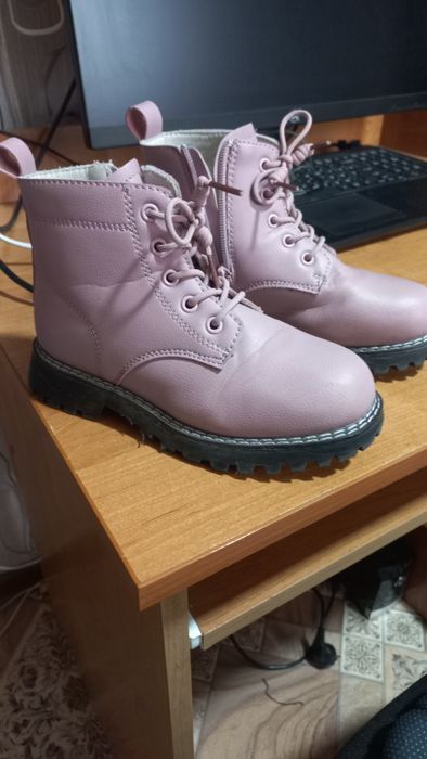 Продаю ботинки на весну, осень на девочку