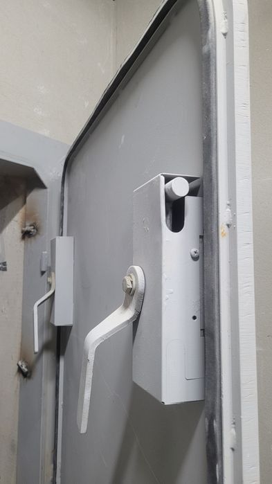 usa intrare siguranta antiefractie confectie metalica blindata masiva