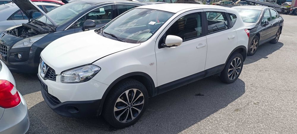 Nissan Qashqai 1.6i 2010-2014г. на части