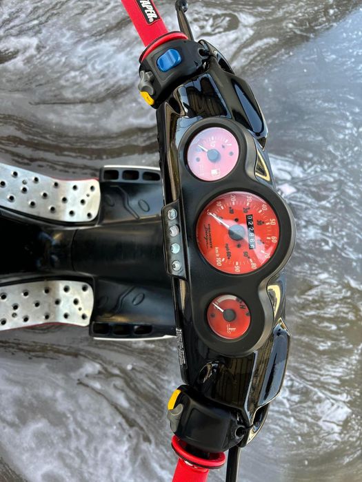 Скутер  Peugeot speed fight