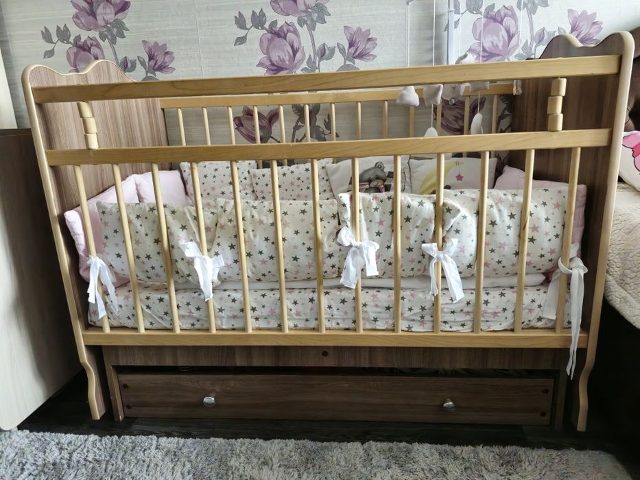 Детская кроватка