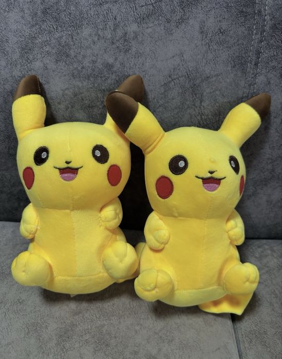 Продам мягкие игрушки (большие пикачу)