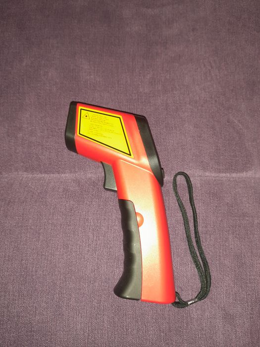 Termometru infraroșu