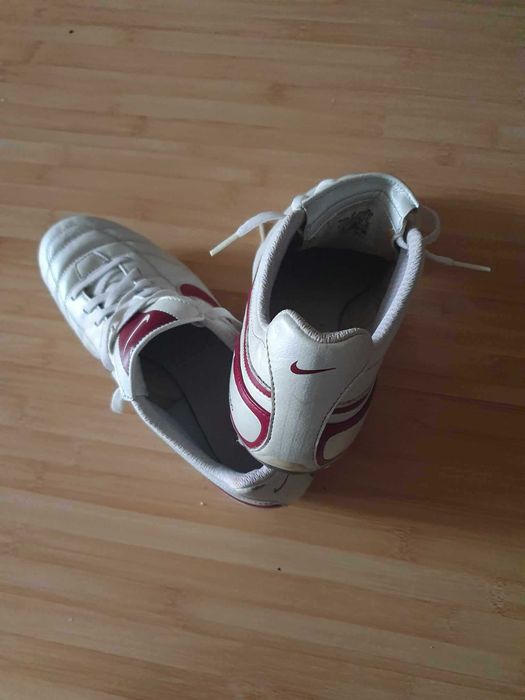 Ghete fotbal Nike Tiempo