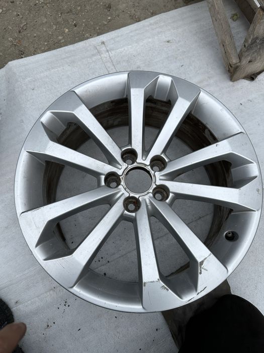 Jantă aliaj r18.audi q.5.cod:8r0601025.bm.