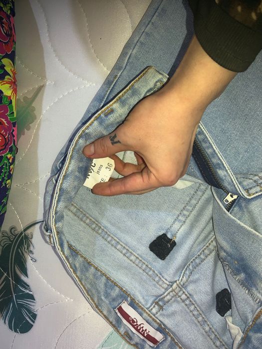 Вещидля девушек много джинсов отдам за дешево Arzanraq apparaman