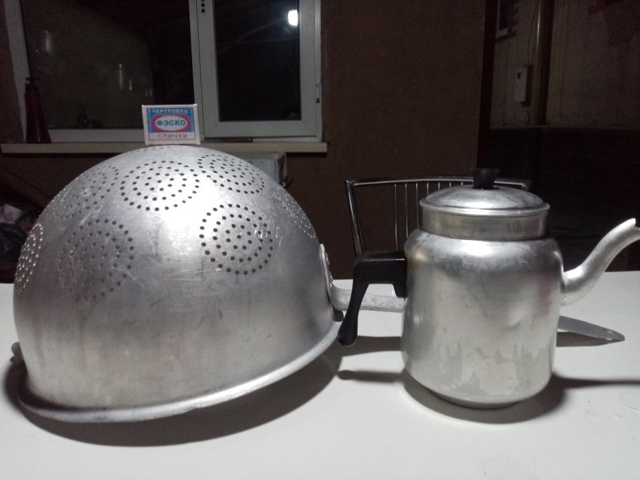 Душлаг большой, крепкий алюминь, чайник, все советское.