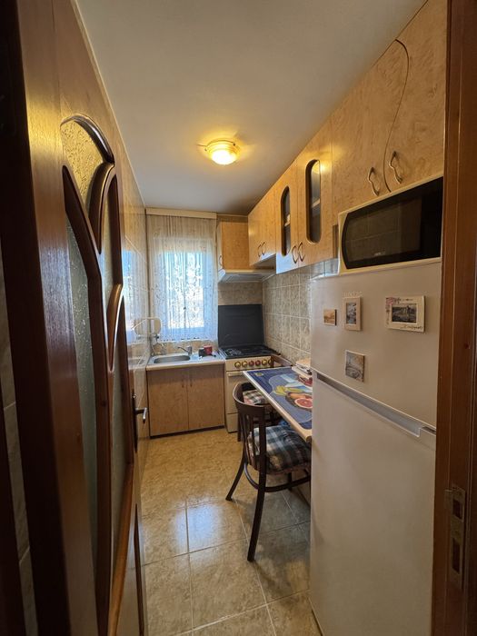 De vanzare apartament 3 camere - direct proprietar