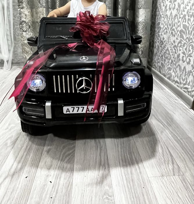 Машина детская с пультом