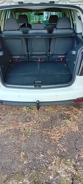 Vând  Vw Turan  cross  an 2009  ,7 locuri Facelift   crom